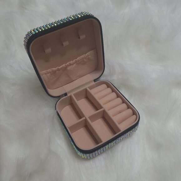 Small Black Jewelry Box with Iridescent Stones, Girl Gift, First Jewelry Box - Picture 6 of 6